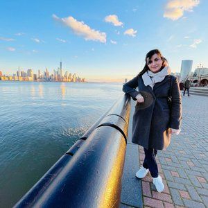 Meet your Posher, Adriana